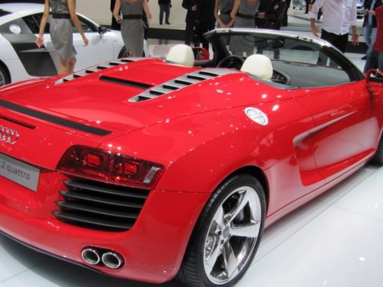 2011µR8 Spyder V8