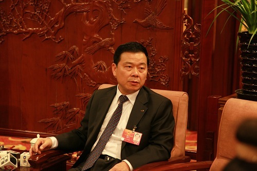 图为全国人大代表、广汽集团总经理曾庆洪