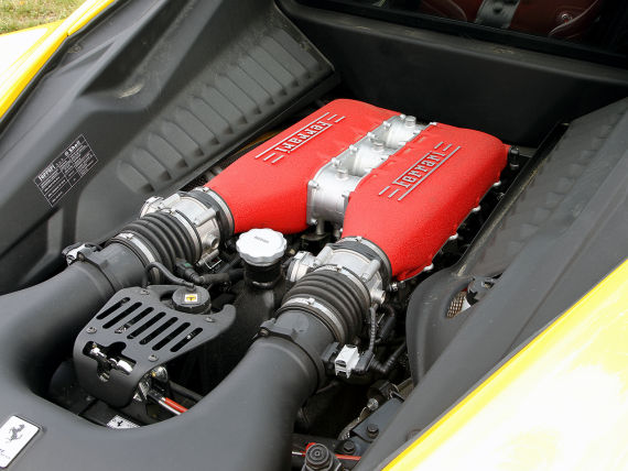 法拉利4.5升V8