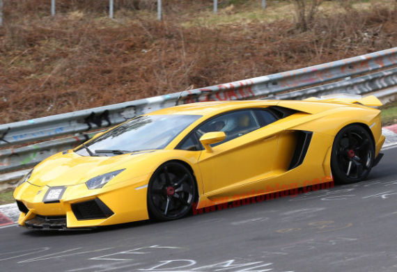 Aventador SV