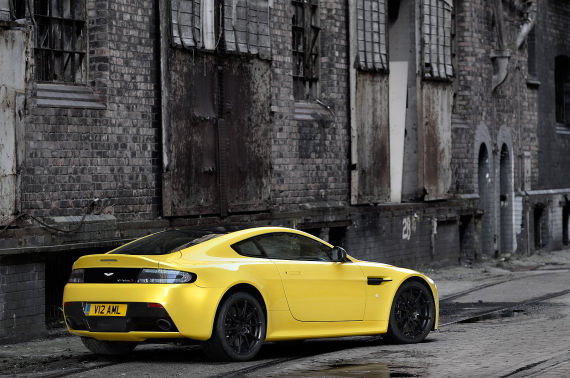 ˹-V12 Vantage S