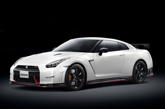 Nissan GT-R Nismo 01