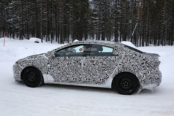 spyshots-next-generation-chevrolet-cruze-shows-some-skin-medium_5