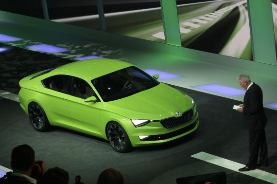 Skoda VisionC Concept Live 01