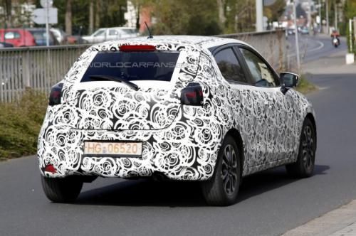 2015 Mazda2 spy photo _02