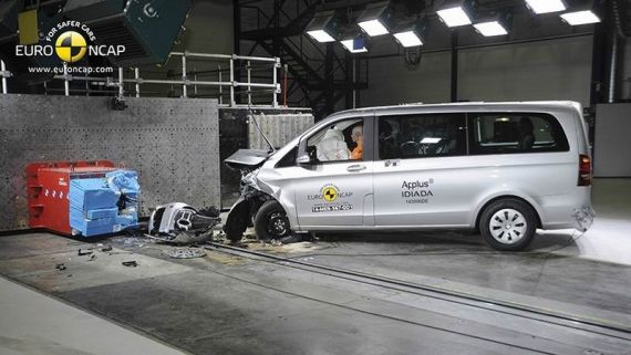 Mercedes-Benz V-Class EuroNCAP 05