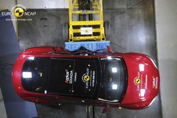 Tesla Model S EuroNCAP 06