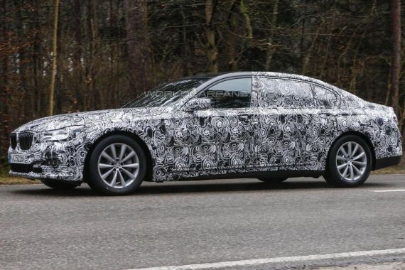 2016 BMW 7-Series Spy 03