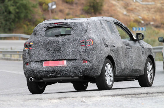 Renault SUV Spy 05