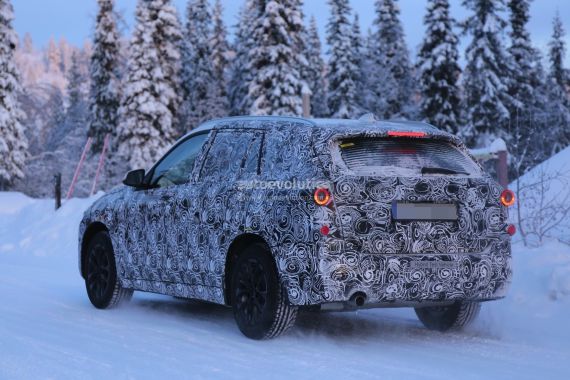 BMW X1 7-seater spy 06