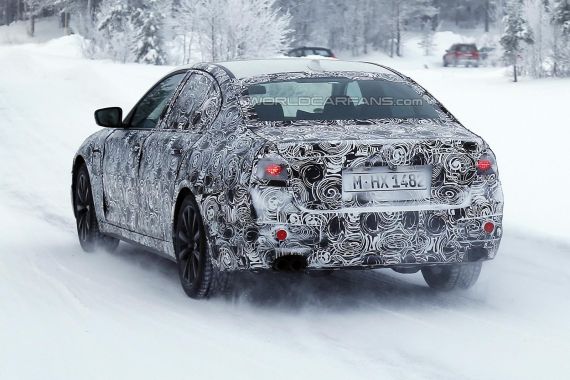 BMW 5-Series Plug-in Hybrid Spy 05