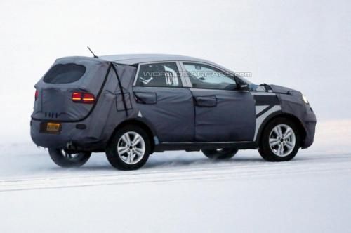 Kia entry-level crossover spy photo -07