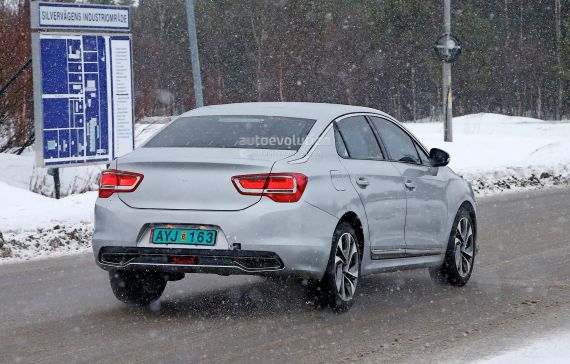 DS 5ls sedan spied 04