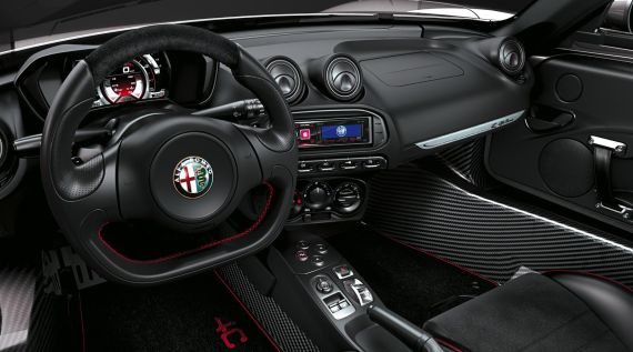 Alfa Romeo 4C Spider 06