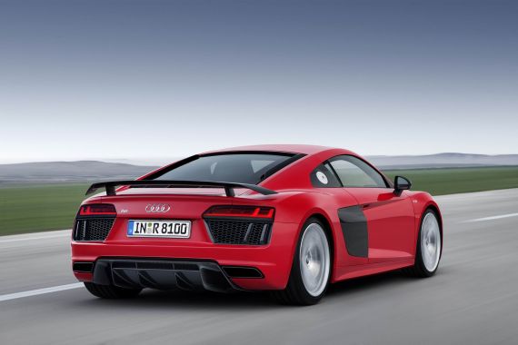 Audi R8 V10 Plus 02