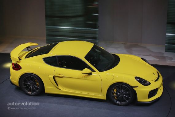 Porsche Cayman GT4 02