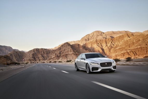 Jaguar XF 10