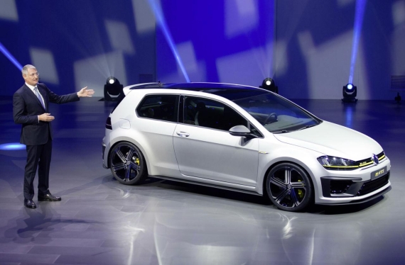 Volkswagen Golf R 400 concept 03