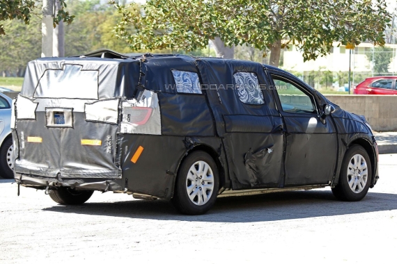 Chrysler Town & Country Spy 07