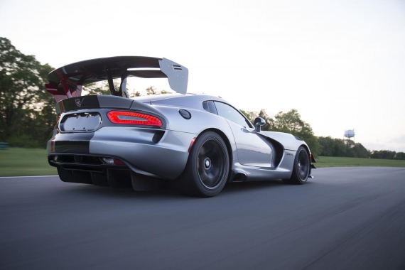 Dodge Viper ACR 04