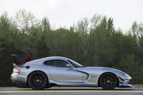 Dodge Viper ACR 02