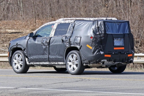 GMC Acadia spy 05