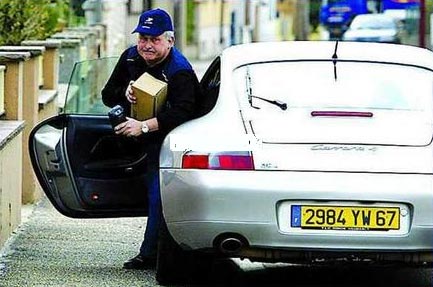 ���ʵ�Ա���ű�ʱ�ݳ�����(ͼ)