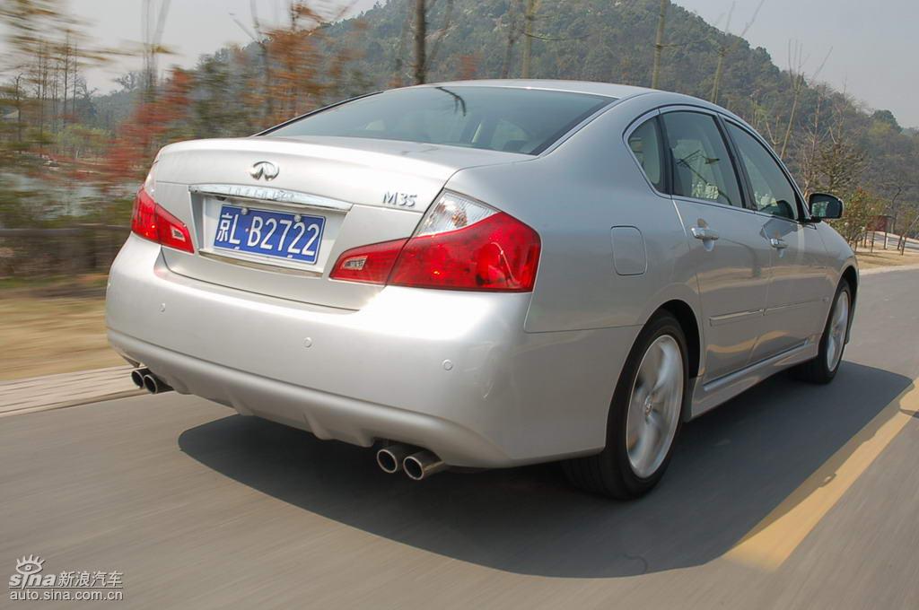 Ӣ�����M35��ʻ��̬