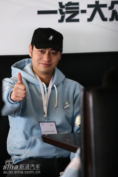 �µ���ɫ��ʻ��ݼӢѵ��Ӫ