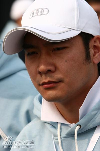 �µ���ɫ��ʻ��ݼӢѵ��Ӫ