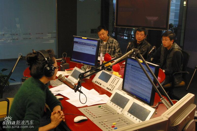 �µ���ɫ��ʻ��Ŀ��̸