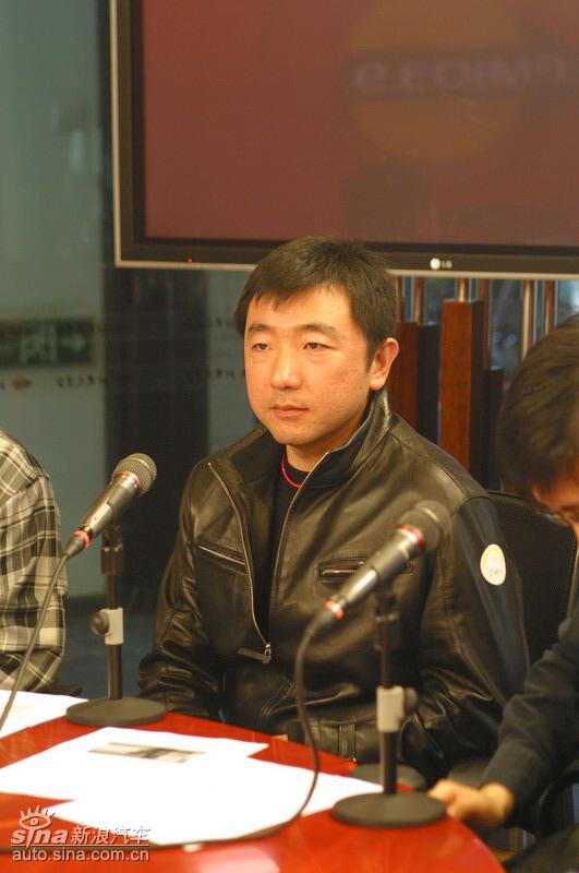 �µ���ɫ��ʻ��Ŀ��̸