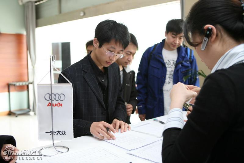 �µϡ���ɫ��ʻ-ݼӢѵ��Ӫ���Ϻ�վ����ͼƬ