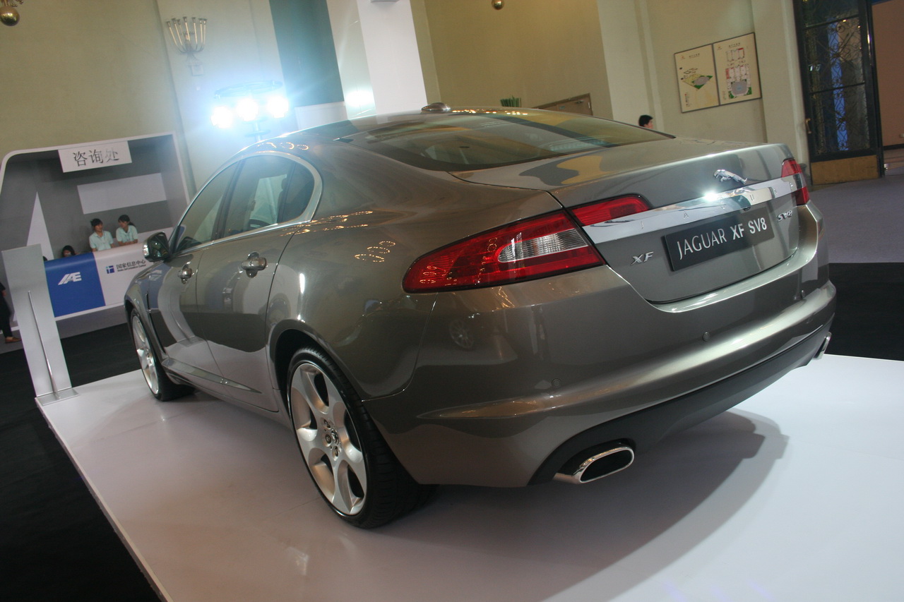 ݱJAGUAR XF SV8