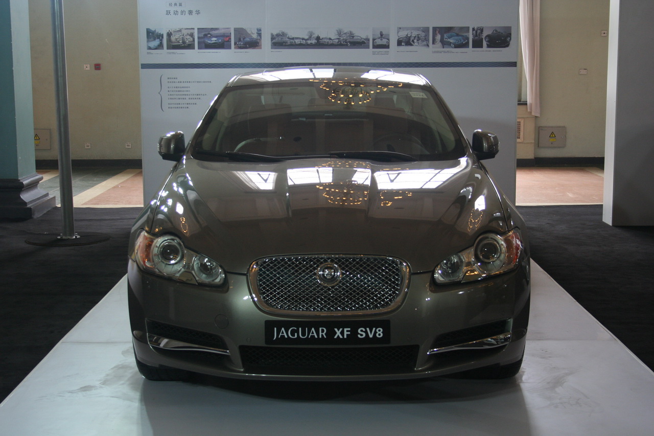 ݱJAGUAR XF SV8