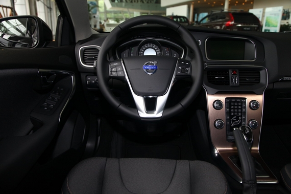 2014֠V40 Cross Country 2.0Tݰ