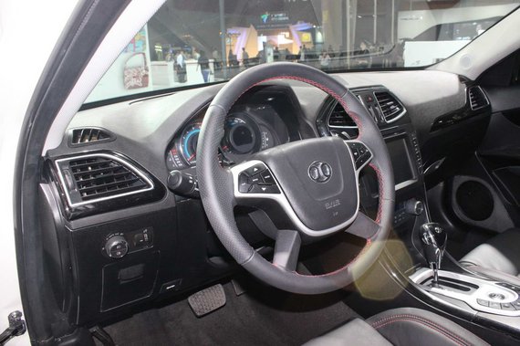 北京汽車紳寶D系列