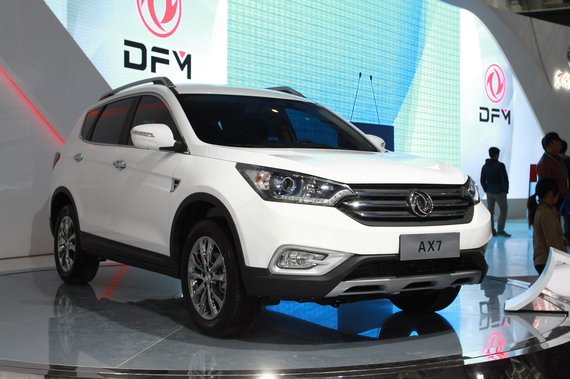 东风风神首款SUV AX7首次登陆西南