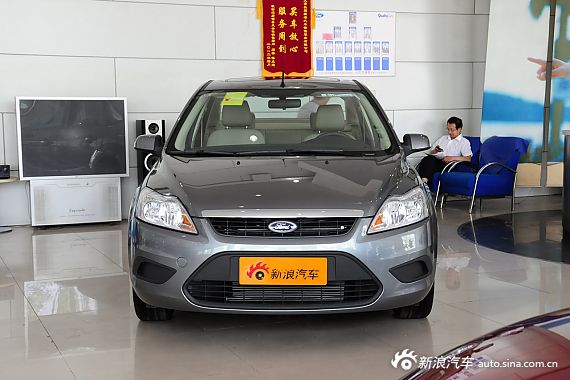 2012款經典福克斯三廂實拍 2012款經典福克斯三廂實拍