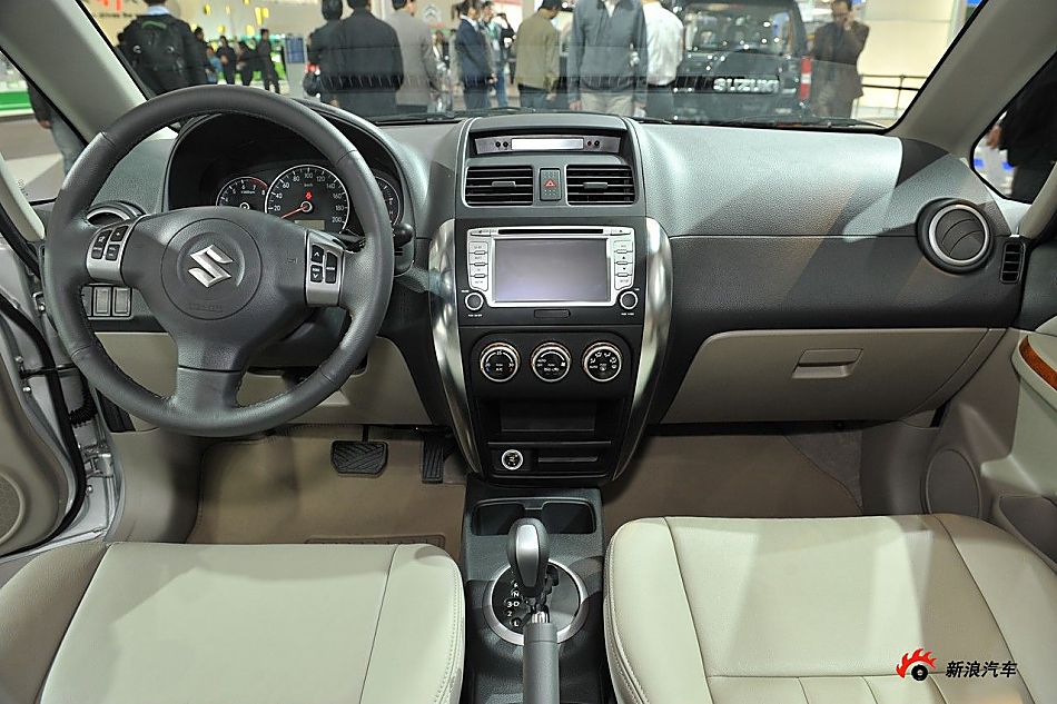 铃木天语SX4三厢