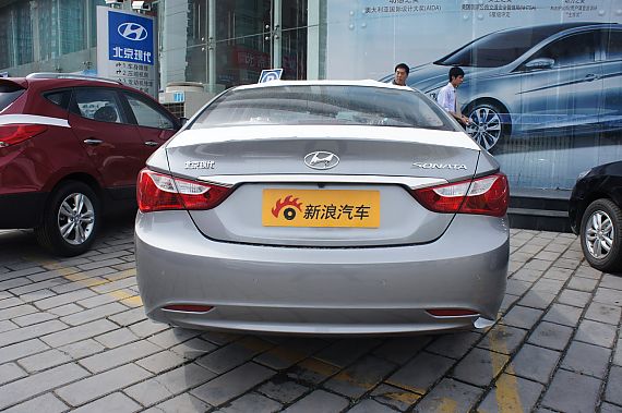 2011款索納塔八到店實拍 2011款索納塔八到店實拍