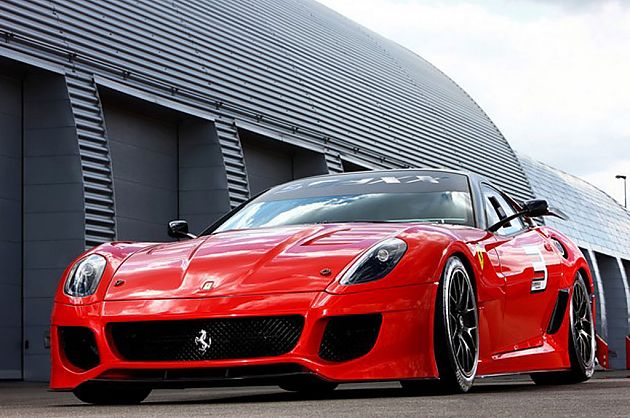 2012全球十大最贵车型榜单揭晓_开赛车的狼