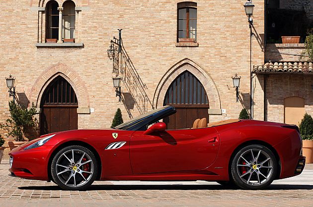 2013 Ferrari California first drive