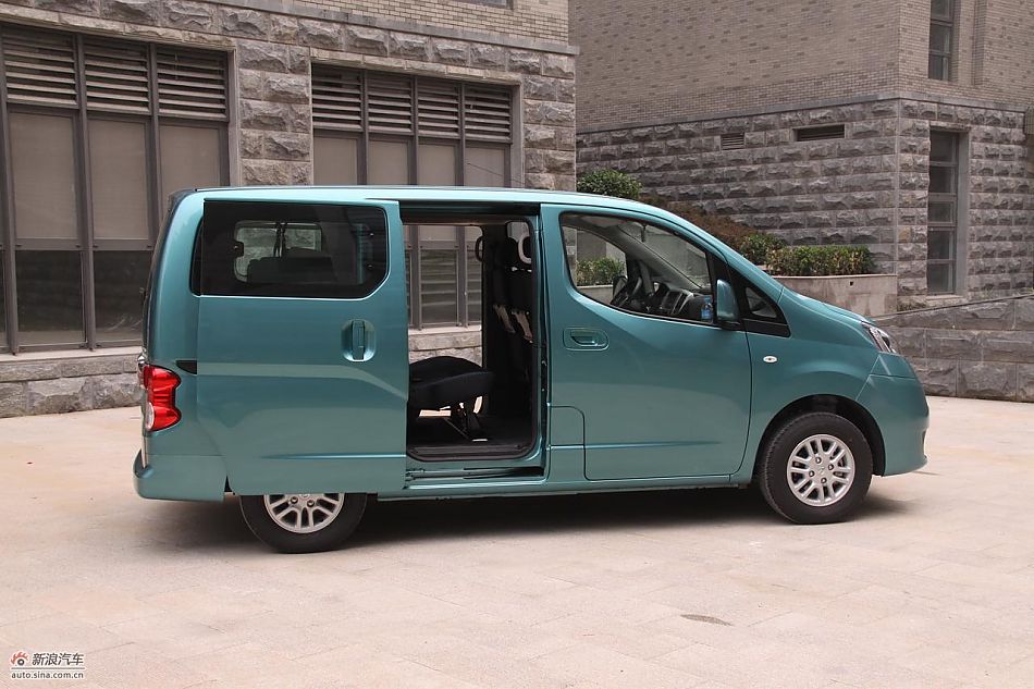 NV200