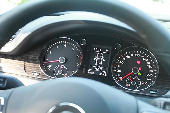 新邁騰(B7L)1.8TSI自動尊貴型內飾功能 新邁騰(B7L)1.8TSI自動尊貴型內飾功能