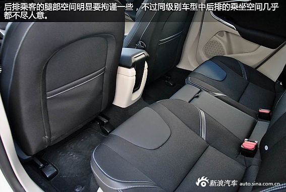 新浪汽车海外试驾图解全新沃尔沃V40