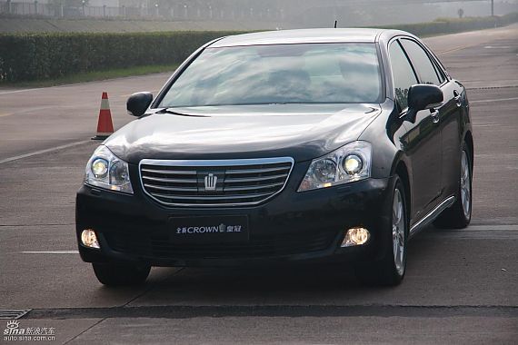 一汽丰田皇冠最高优惠3万元 部分现车