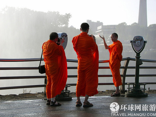 云游的和尚还有照相机