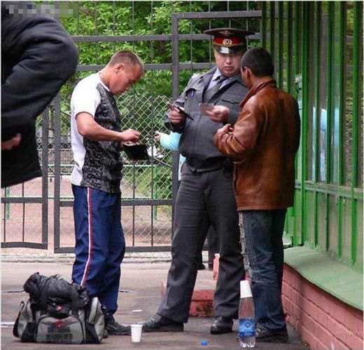 The Russian police forcibly soliciting phenomenon is very serious
