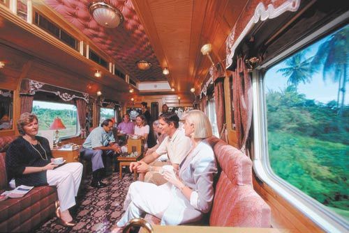 Sharon and bar cars, for the guests to provide a rallying point for different share anecdotes
